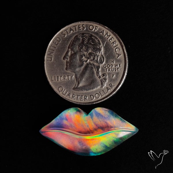 Aurora Opal Doublet Lips Carving