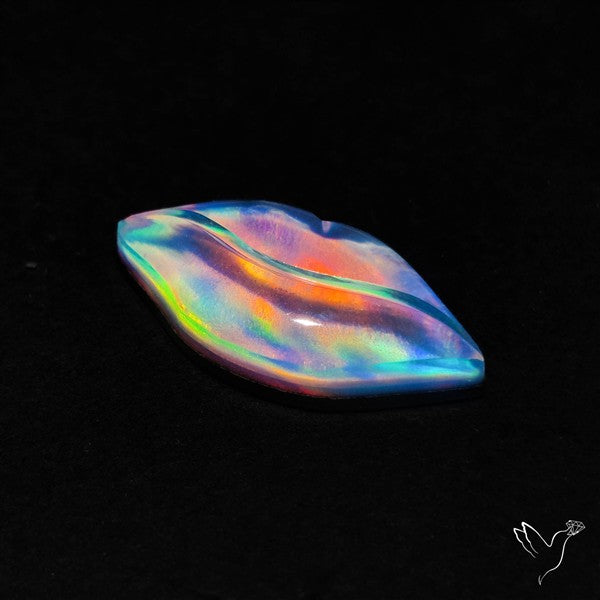 Aurora Opal Doublet Lips Carving