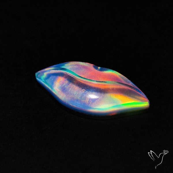 Aurora Opal Doublet Lips Carving