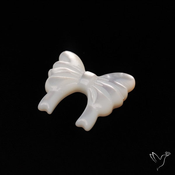 Mother Of Pearl Bow Tie Carving