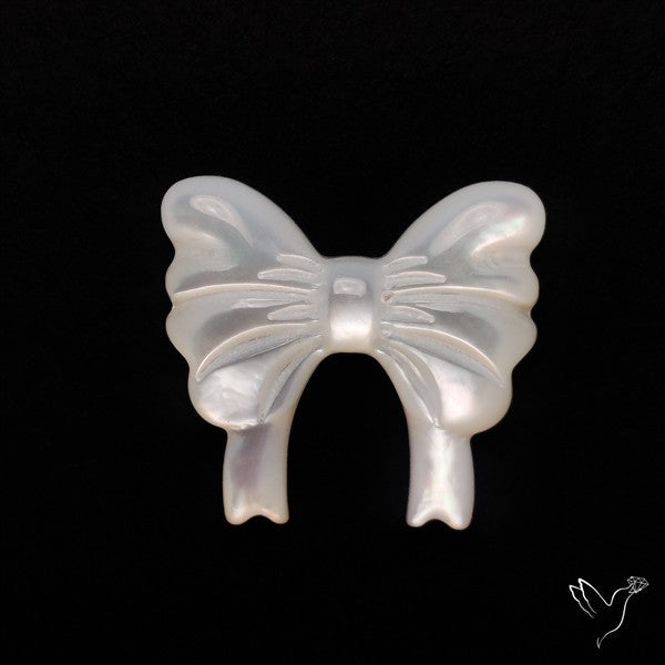 Mother Of Pearl Bow Tie Carving