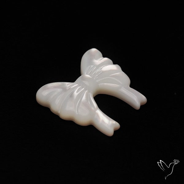 Mother Of Pearl Bow Tie Carving