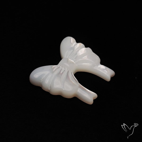 Mother Of Pearl Bow Tie Carving