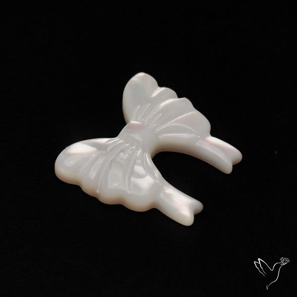 Mother Of Pearl Bow Tie Carving