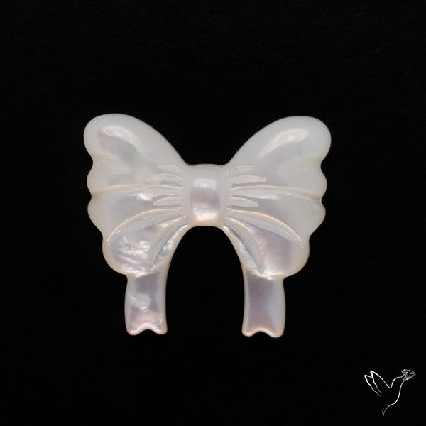 Mother Of Pearl Bow Tie Carving