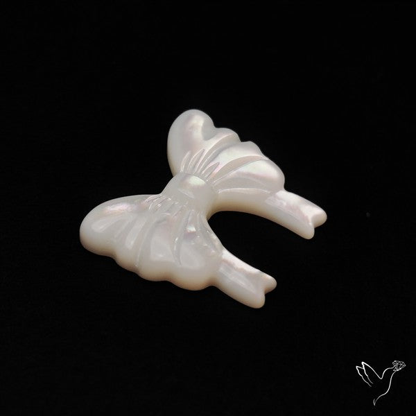 Mother Of Pearl Bow Tie Carving