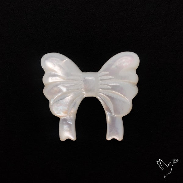 Mother Of Pearl Bow Tie Carving