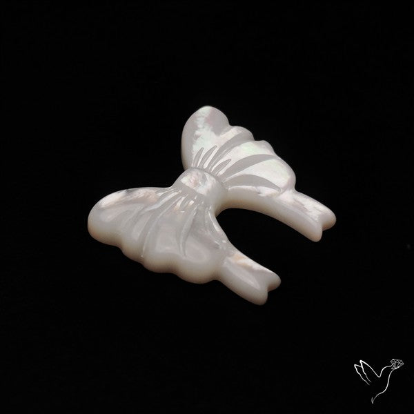 Mother Of Pearl Bow Tie Carving
