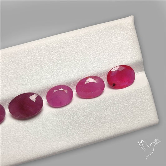 Chanthaburi Pink Sapphire Faceted Gemstone Set with Inclusion