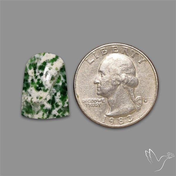 Chrome Diopside In Quartz Cabochon