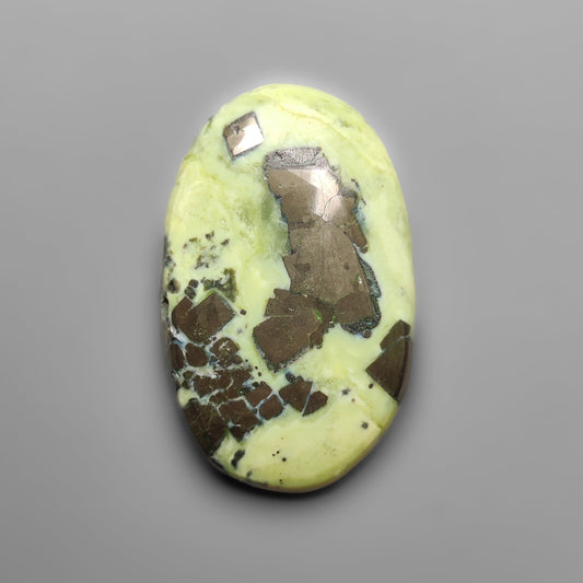 Serpentine,Pyrite
