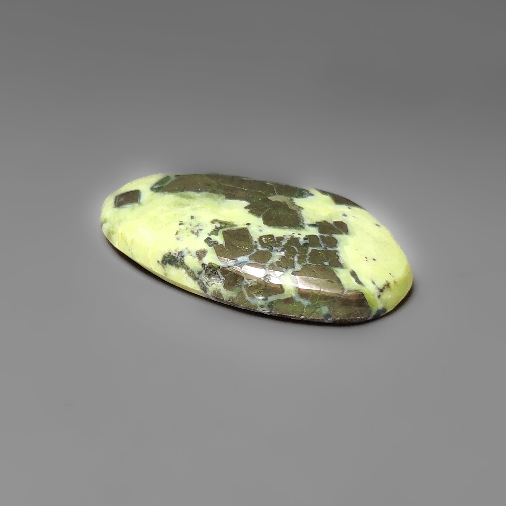 Serpentine,Pyrite