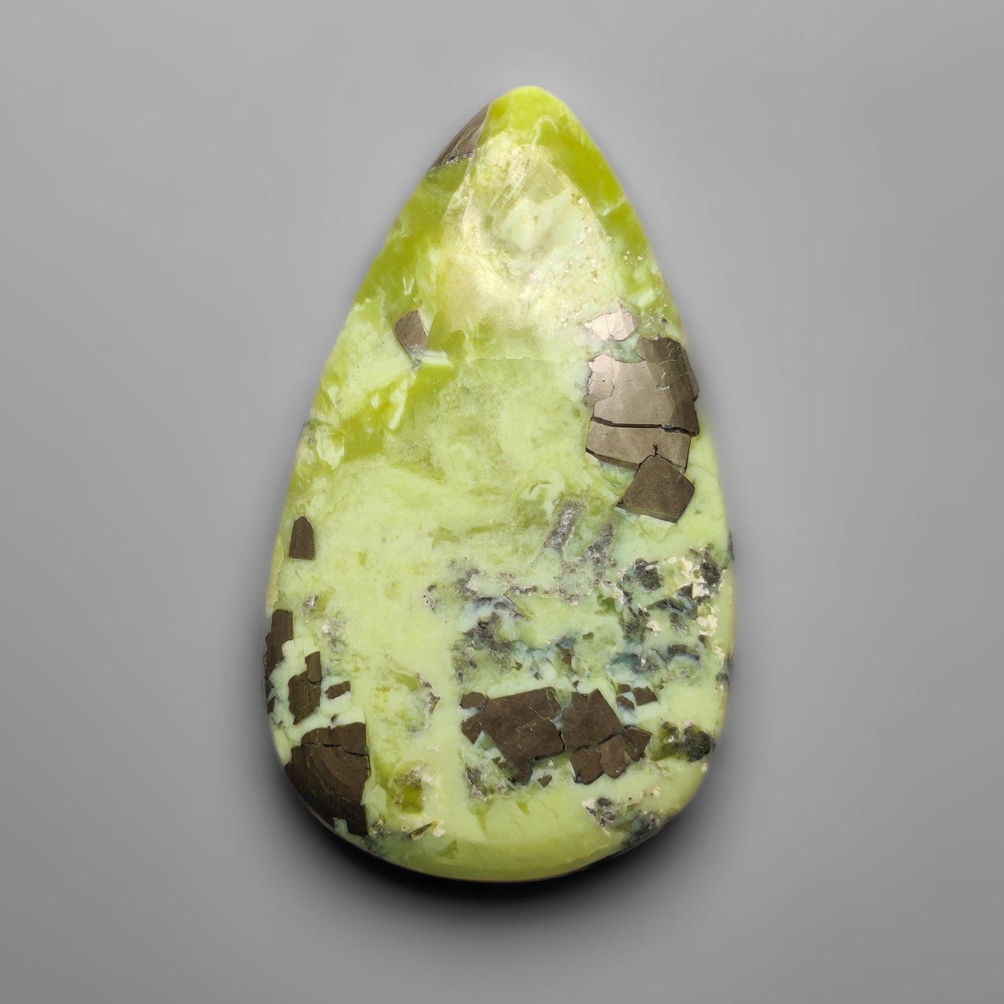 Serpentine,Pyrite