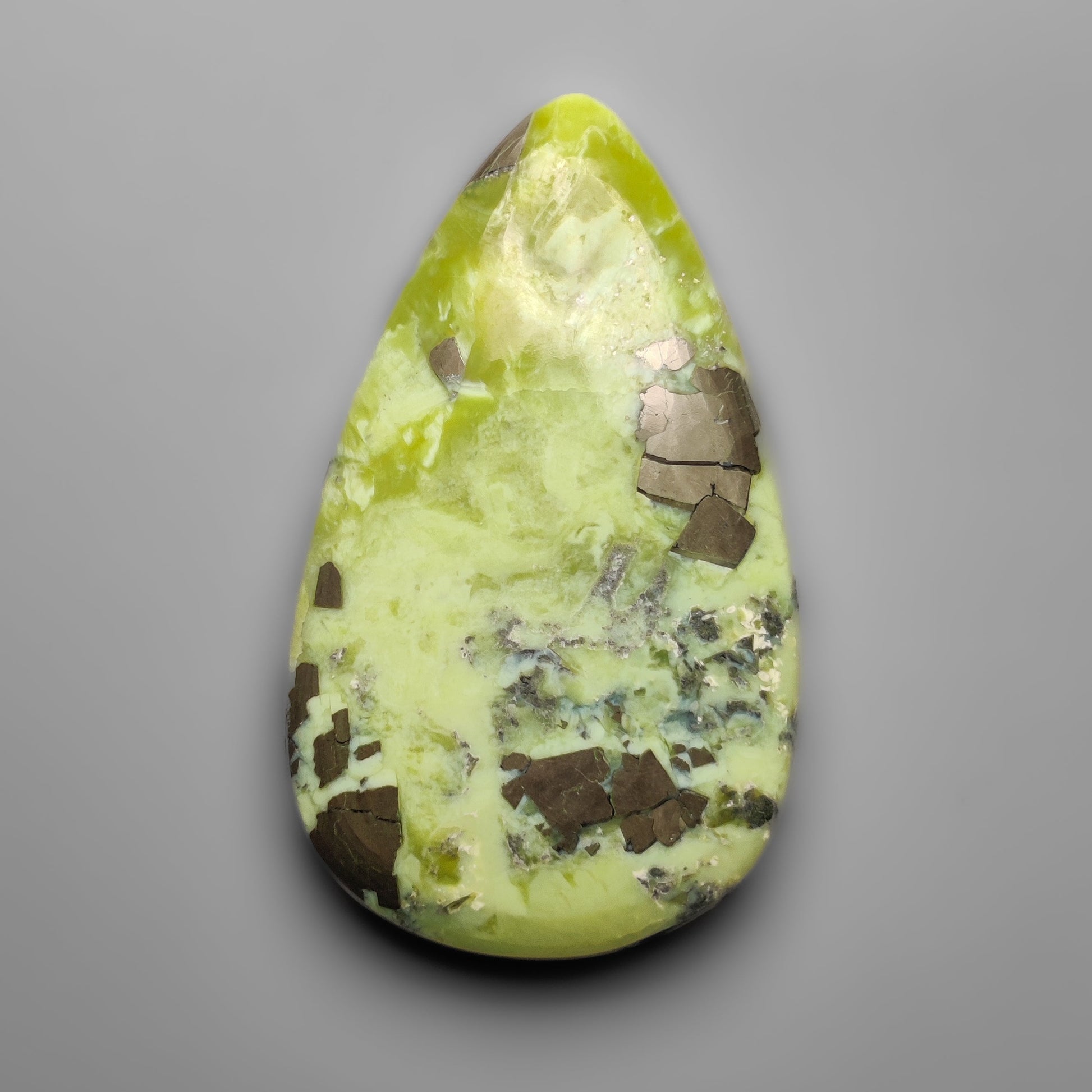 Serpentine,Pyrite