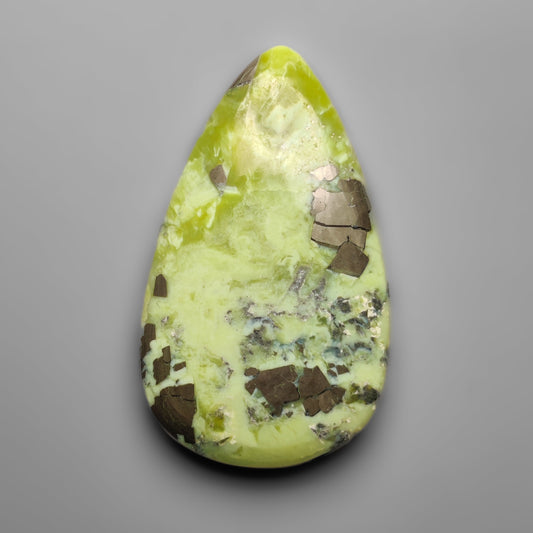Serpentine,Pyrite