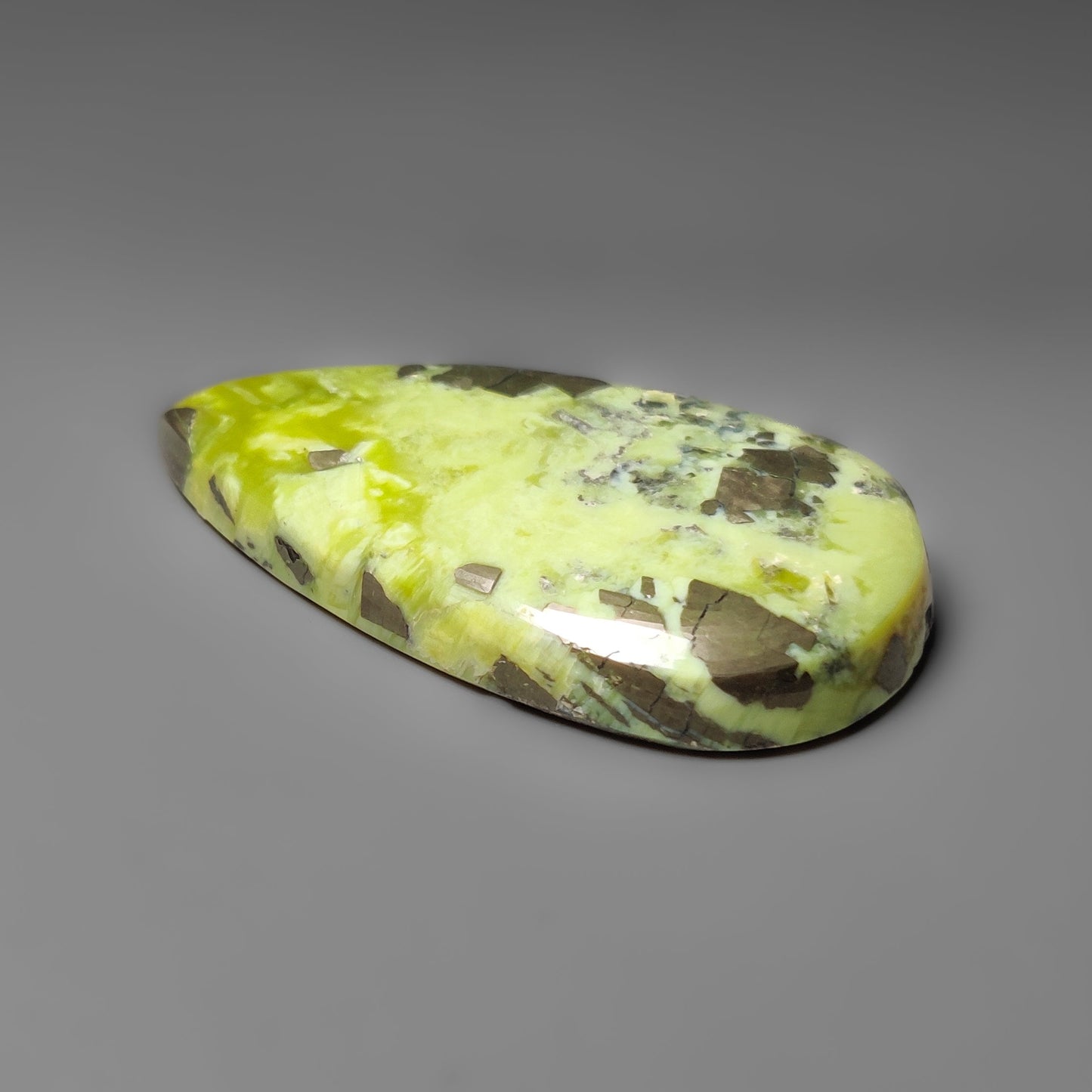 Serpentine,Pyrite