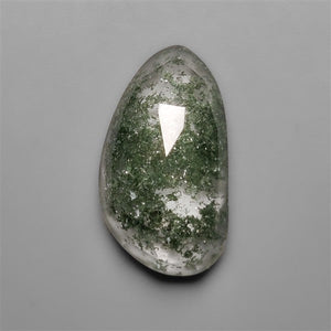 Chlorite in Quartz Rose Cut