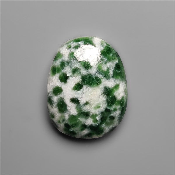 Chrome Diopside In Quartz Cabochon