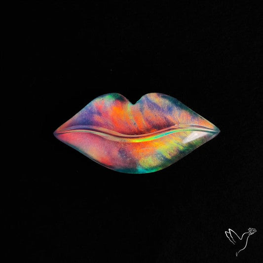 Aurora Opal Doublet Lips Carving