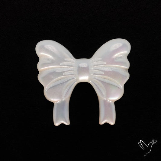 Mother Of Pearl Bow Tie Carving