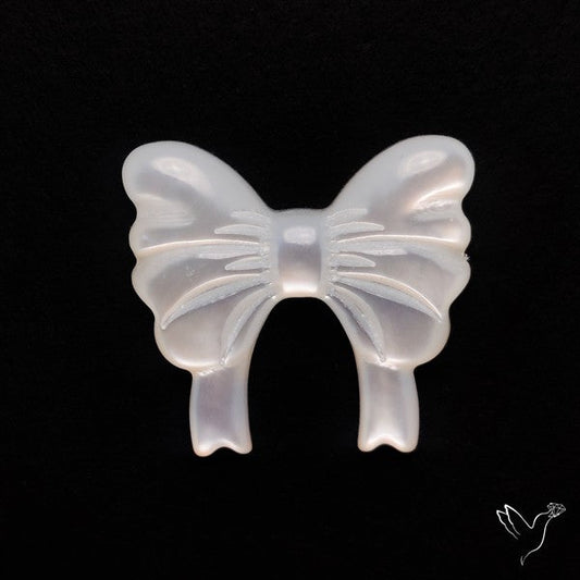 Mother Of Pearl Bow Tie Carving