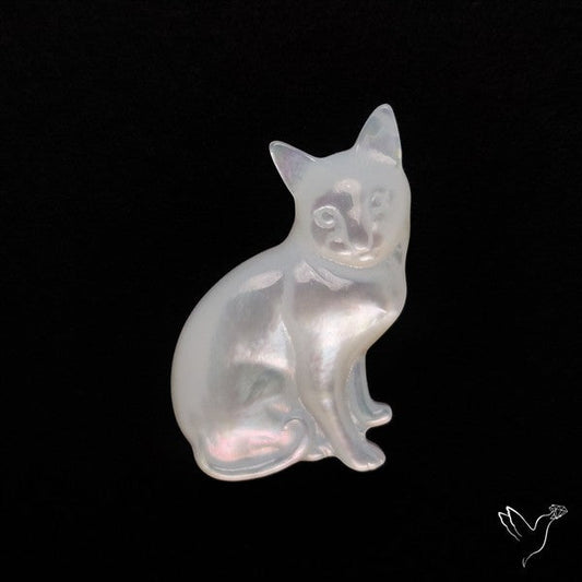 Mother Of Pearl Cat Carving