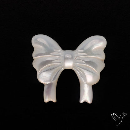 Mother Of Pearl Bow Tie Carving