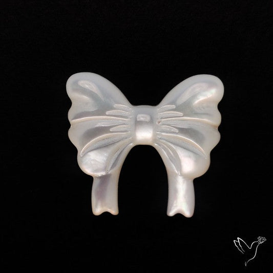 Mother Of Pearl Bow Tie Carving