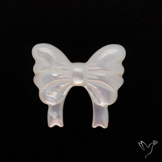 Mother Of Pearl Bow Tie Carving