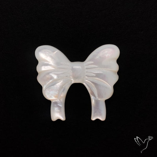 Mother Of Pearl Bow Tie Carving