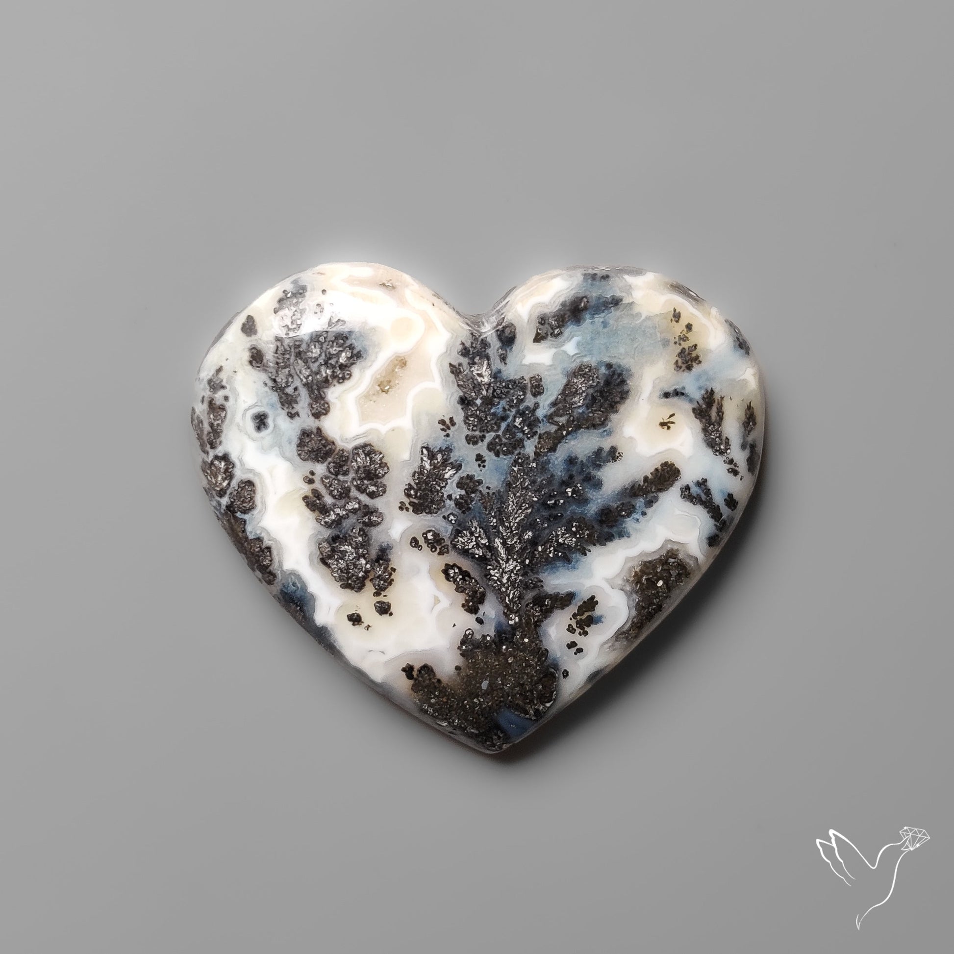 Dendritic Parallel Agate Heart Carving