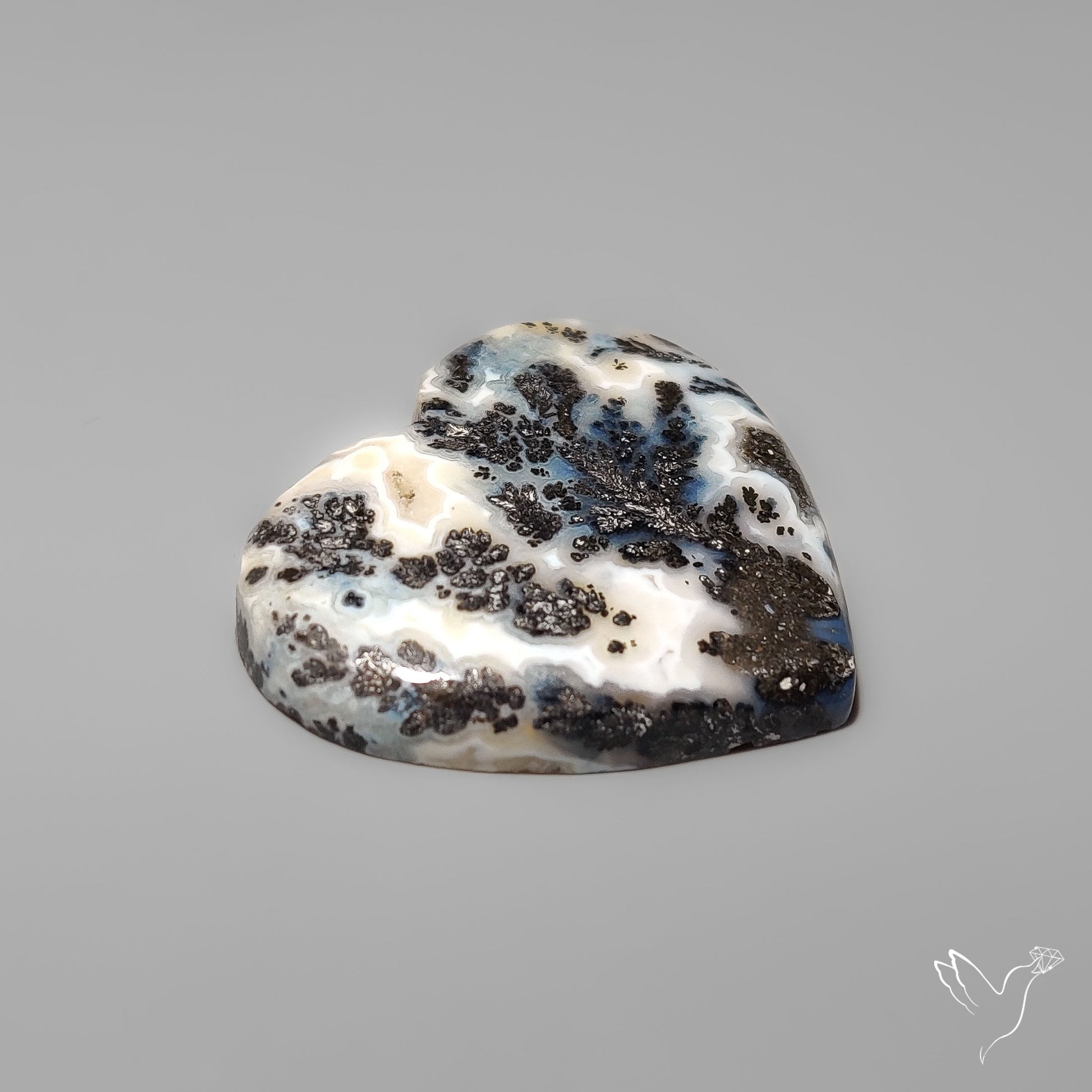 Dendritic Parallel Agate Heart Carving
