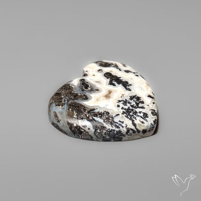 Dendritic Parallel Agate Heart Carving