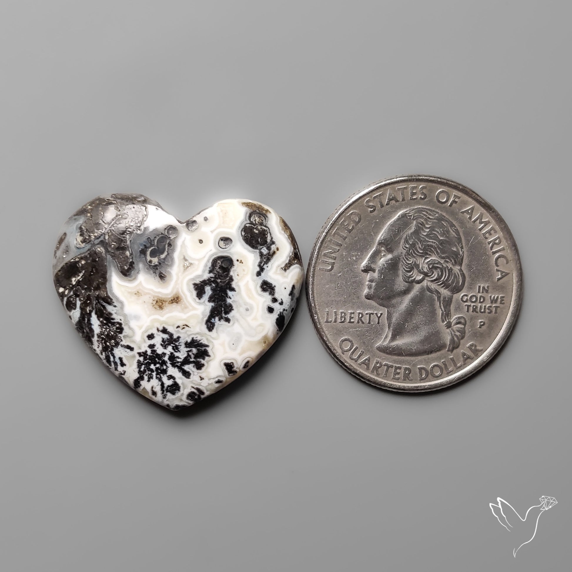 Dendritic Parallel Agate Heart Carving