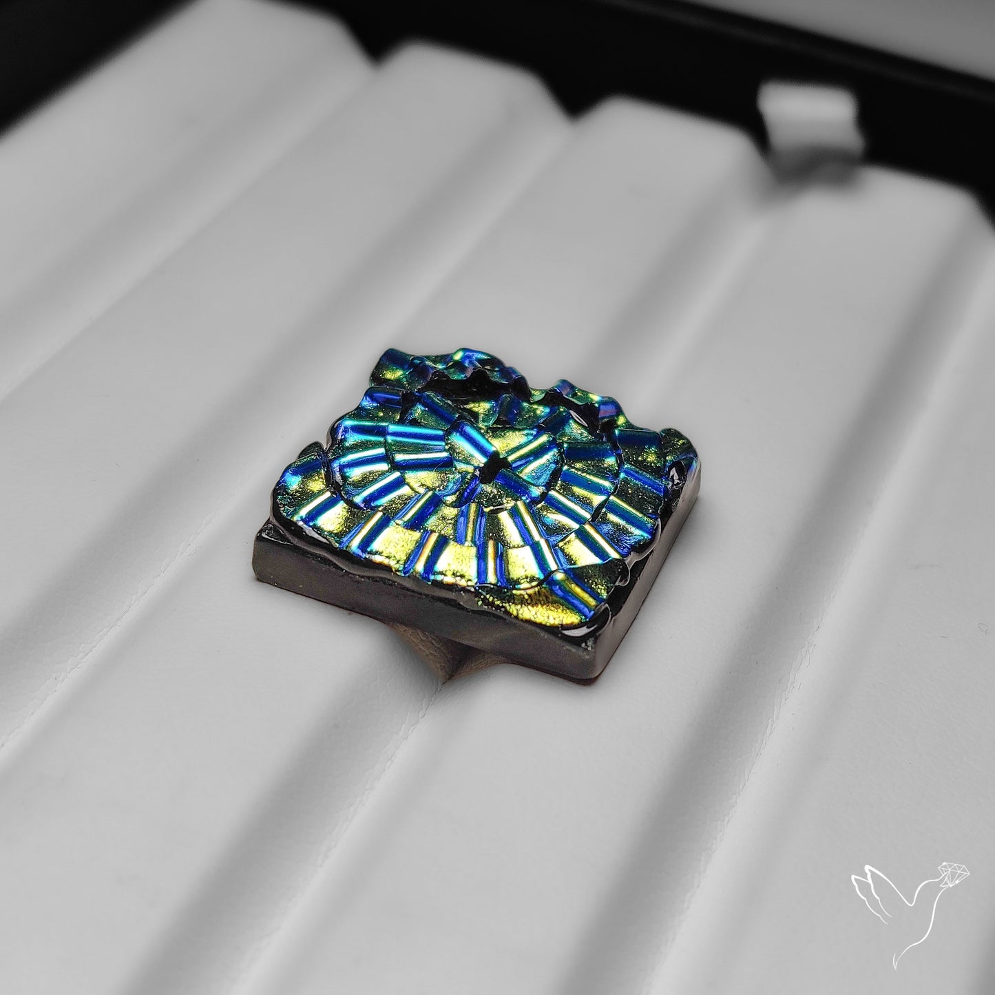 Dichroic Glass Artistic Spiral Carving