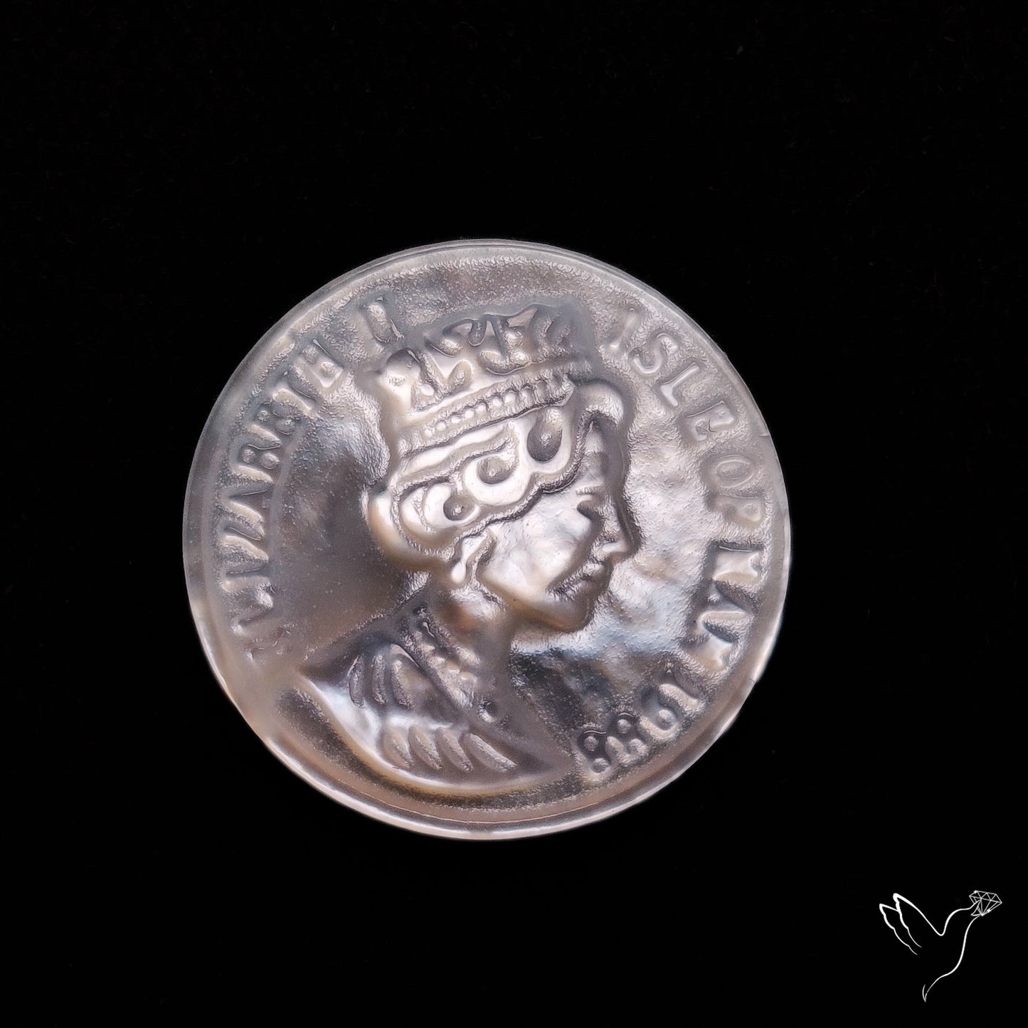 Mother Of Pearl Queen Carving