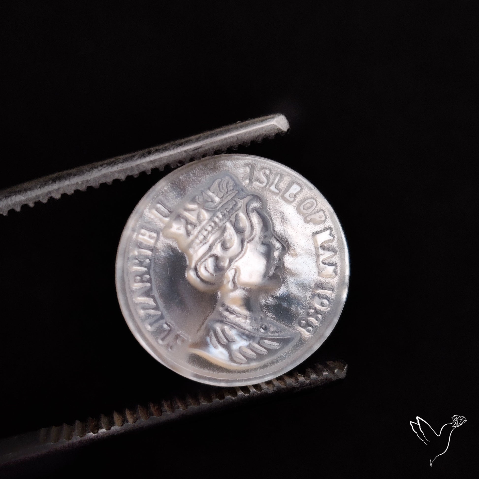 Mother Of Pearl Queen Carving