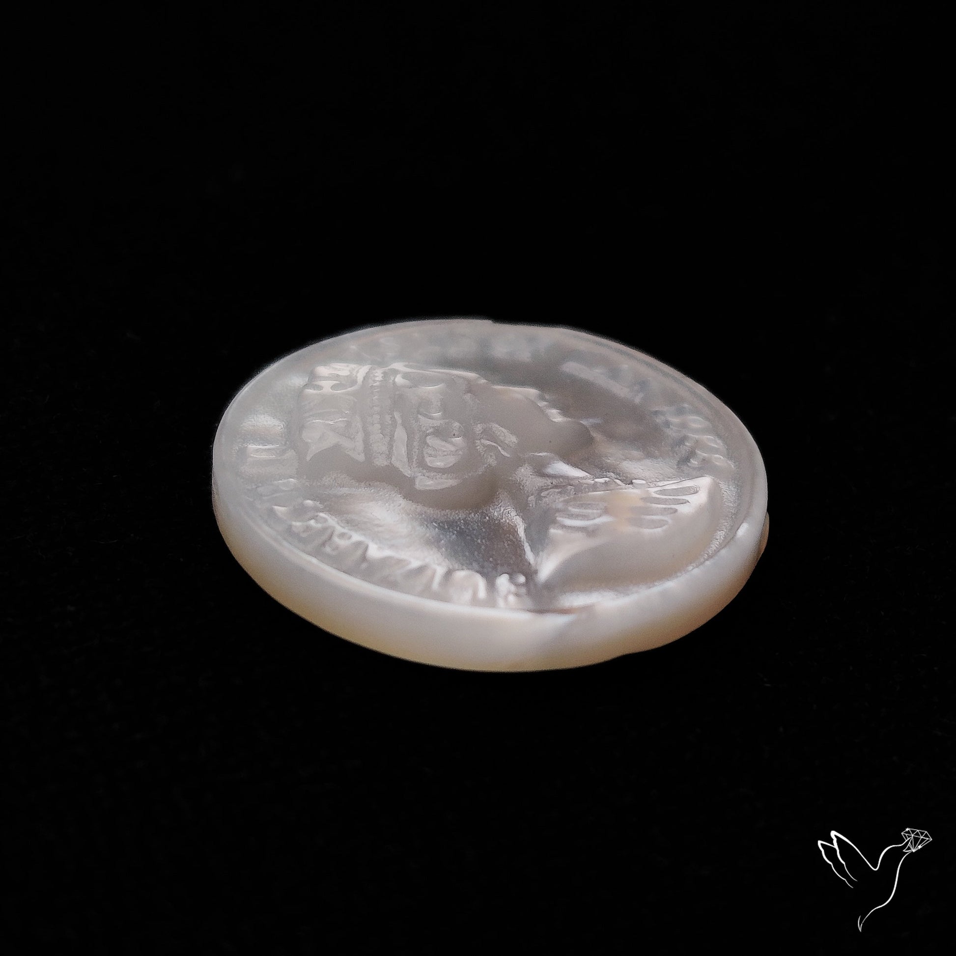 Mother Of Pearl Queen Carving