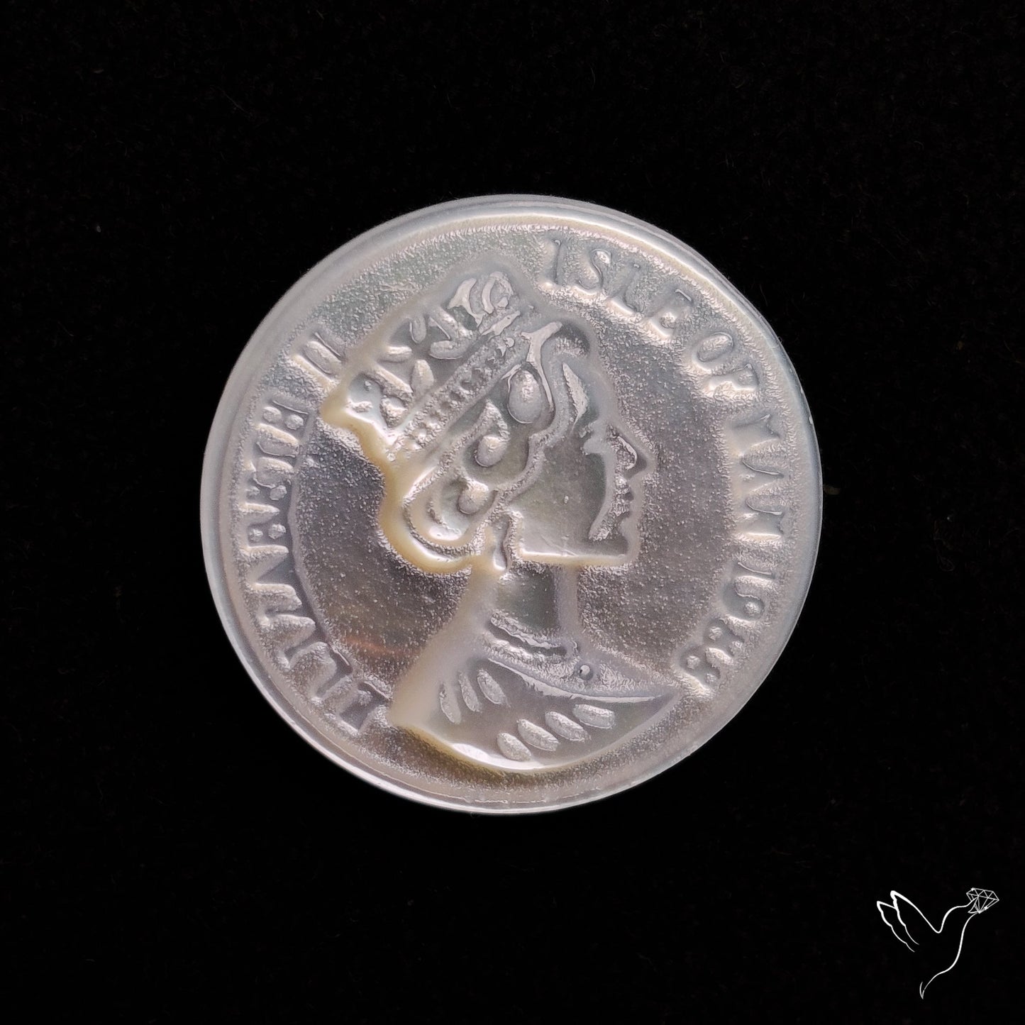 Mother Of Pearl Queen Carving