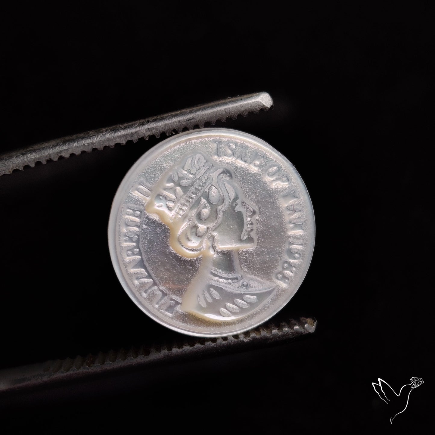 Mother Of Pearl Queen Carving