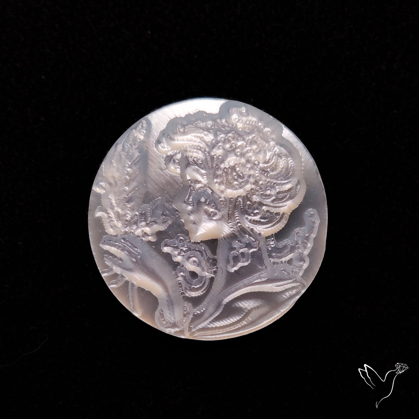 Mother Of Pearl Woman Cameo with Flowers Carving