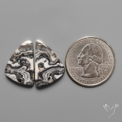 Phantom Calcites Pair