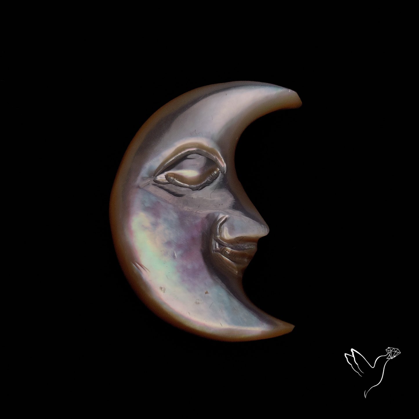 Mother Of Pearl Crescent Moonface Carving