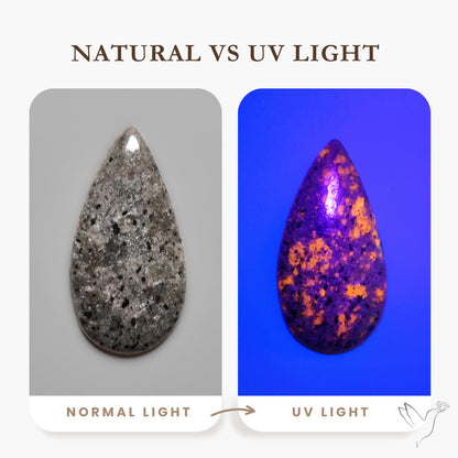 Yooperlite Cabochon UV Light Fluorescent