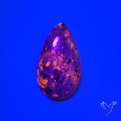 Yooperlite Cabochon UV Light Fluorescent