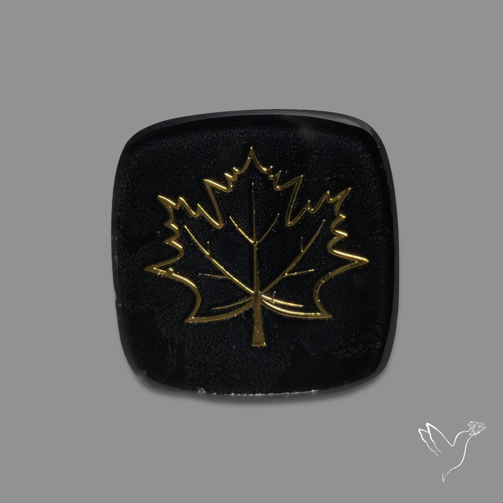 Metallic Inlay in Onyx Doublet with Quartz