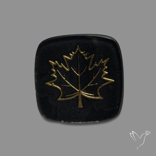 Metallic Inlay in Onyx Doublet with Quartz