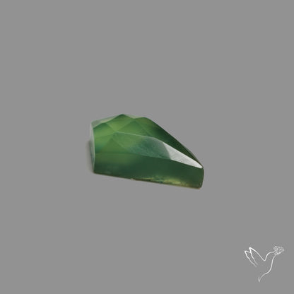 Rose Cut Gemmy Serpentine