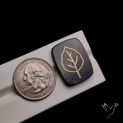 Gilded Metal Inlay in Onyx Doublet Leaf