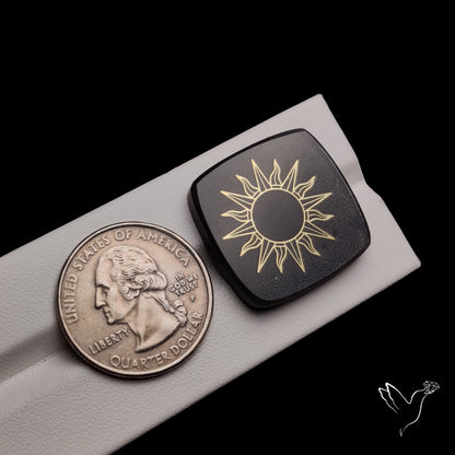 Gilded Metal Inlay in Onyx Doublet Sun